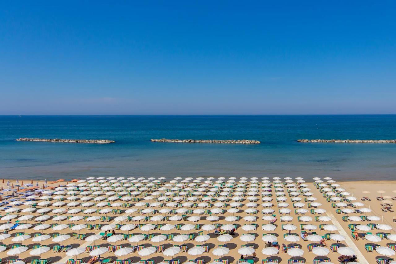 Hotel President'S Pesaro Exteriör bild