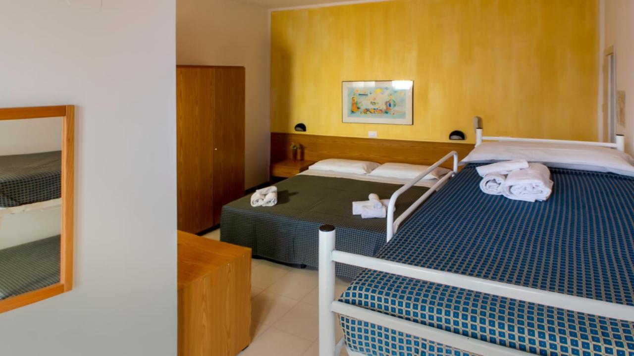 Hotel President'S Pesaro Exteriör bild