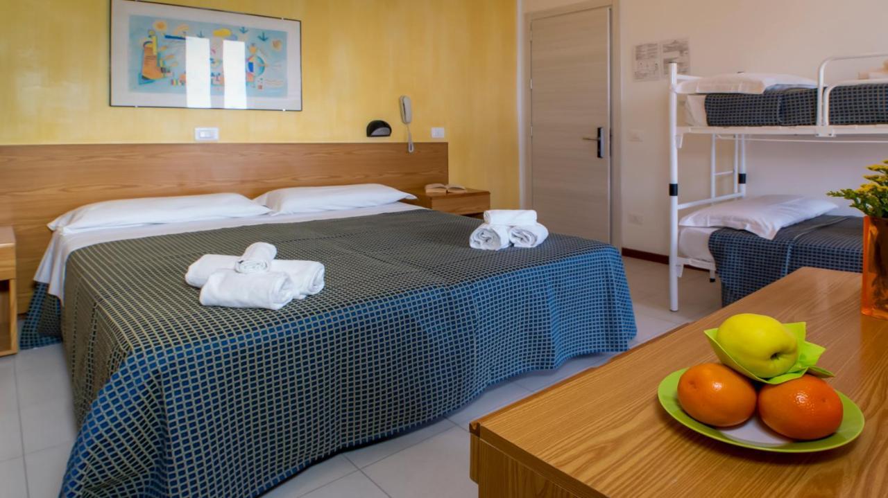 Hotel President'S Pesaro Exteriör bild