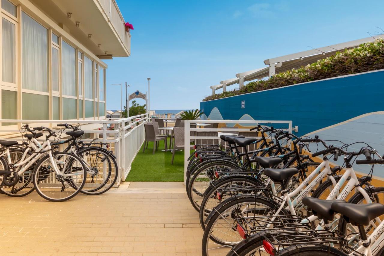 Hotel President'S Pesaro Exteriör bild